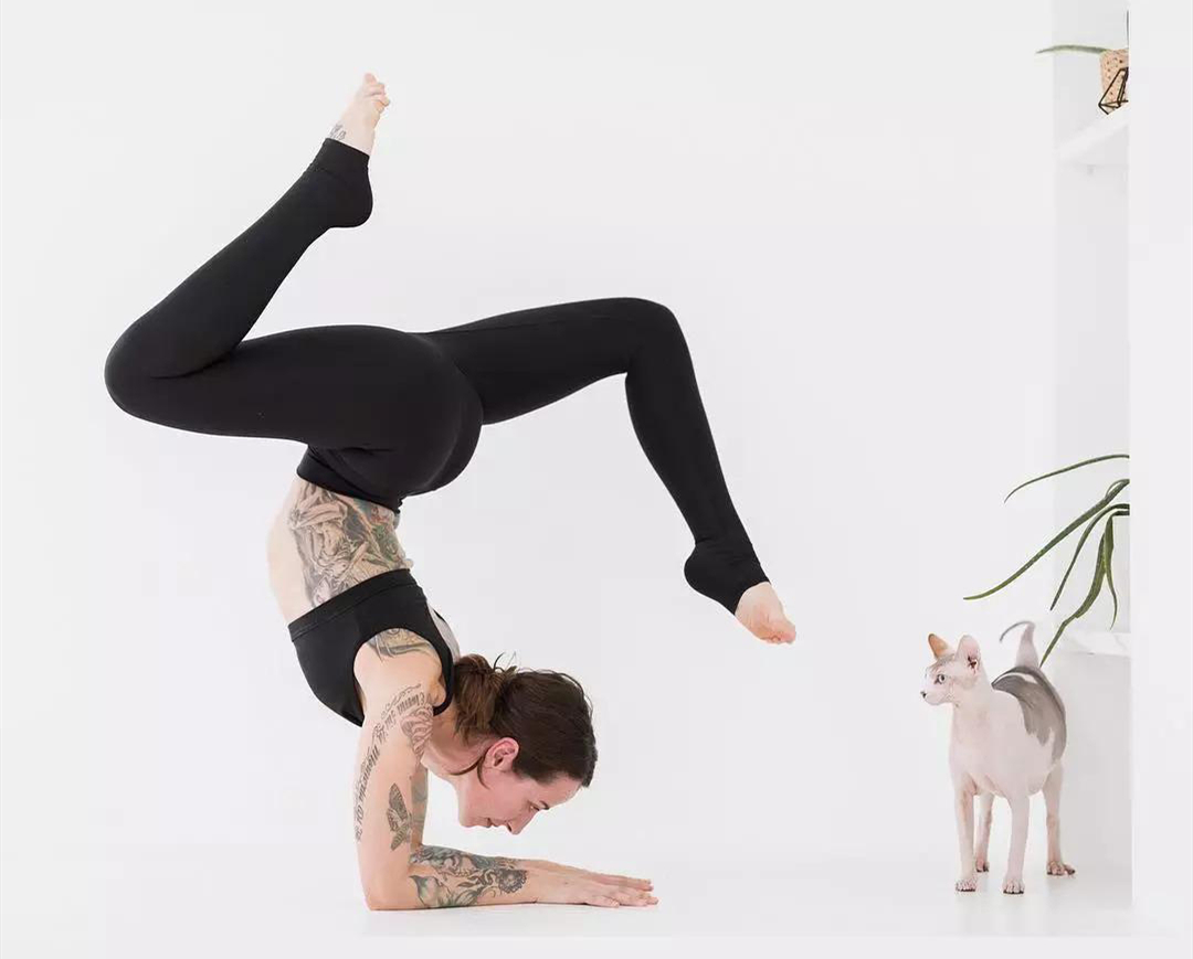 How to Take Beautiful Yoga Photos at Home